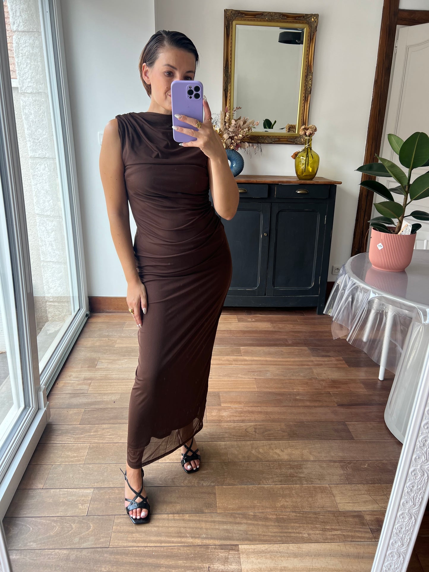 Robe Laora